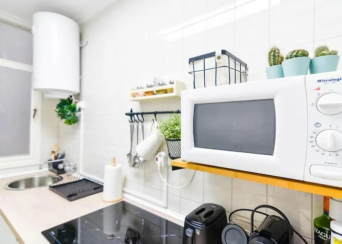 C12a02 Playa Moderno, By R2r Consulting *